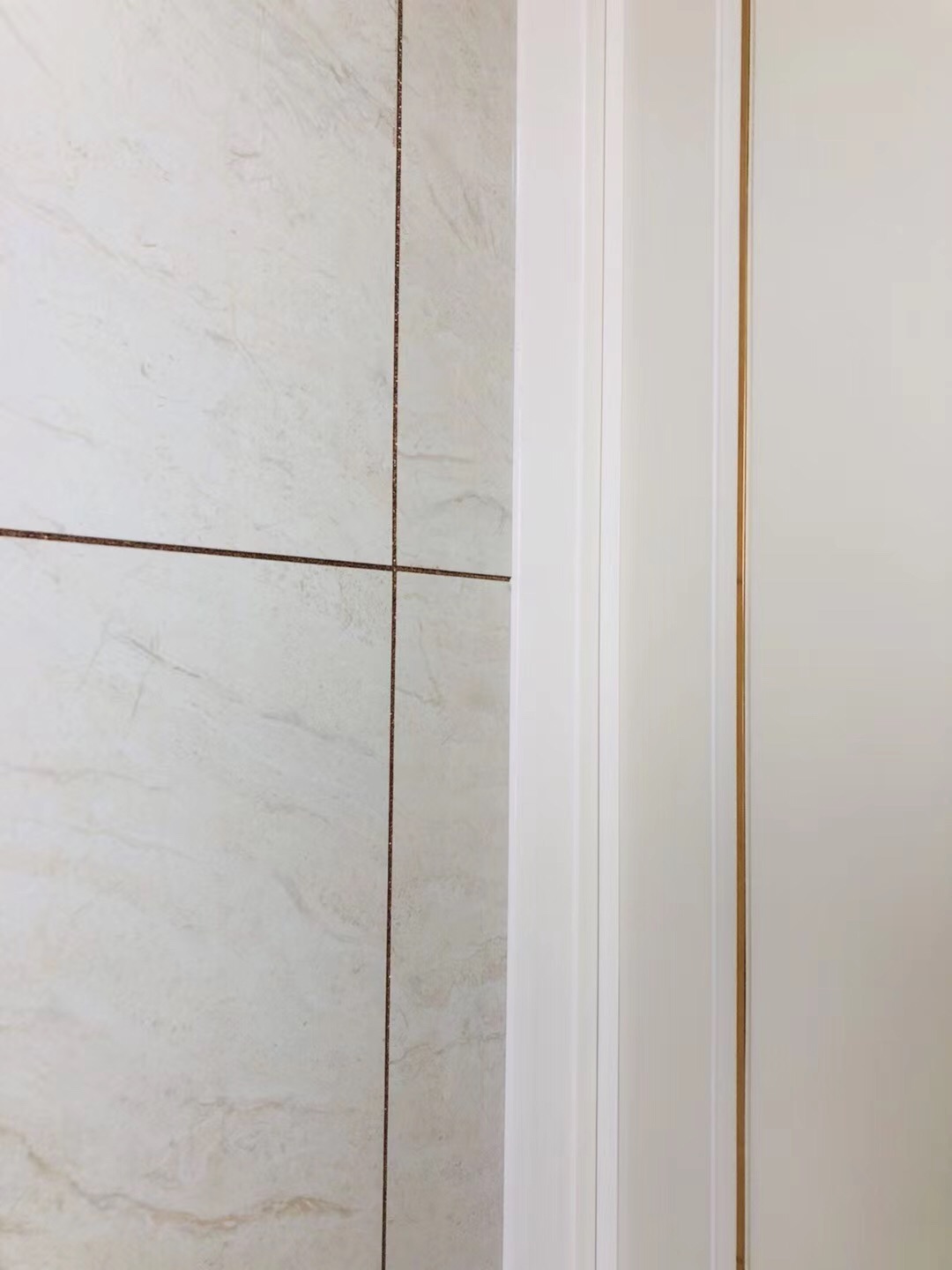 玻璃膠和美容膠，哪種更好？